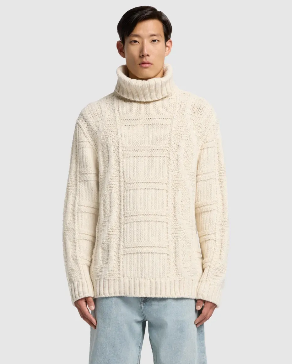 Cableknit Turtleneck in Alabaster