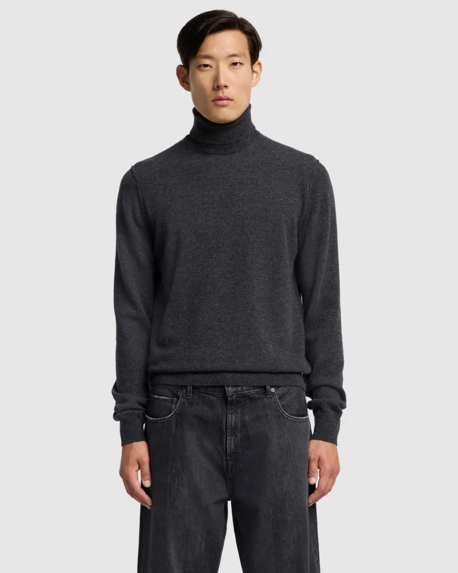 Cashmere Turtleneck in Black