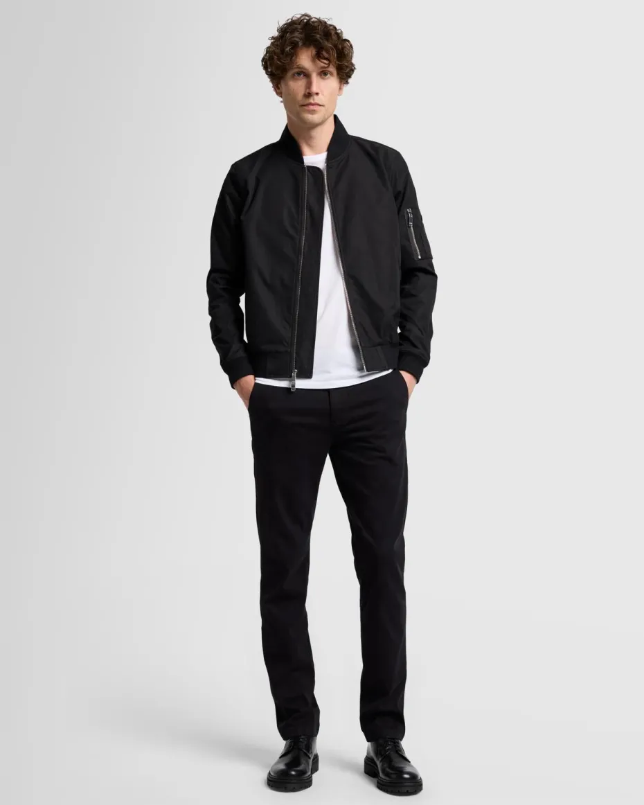 Luxe Performance Sateen Slimmy Chino in Black