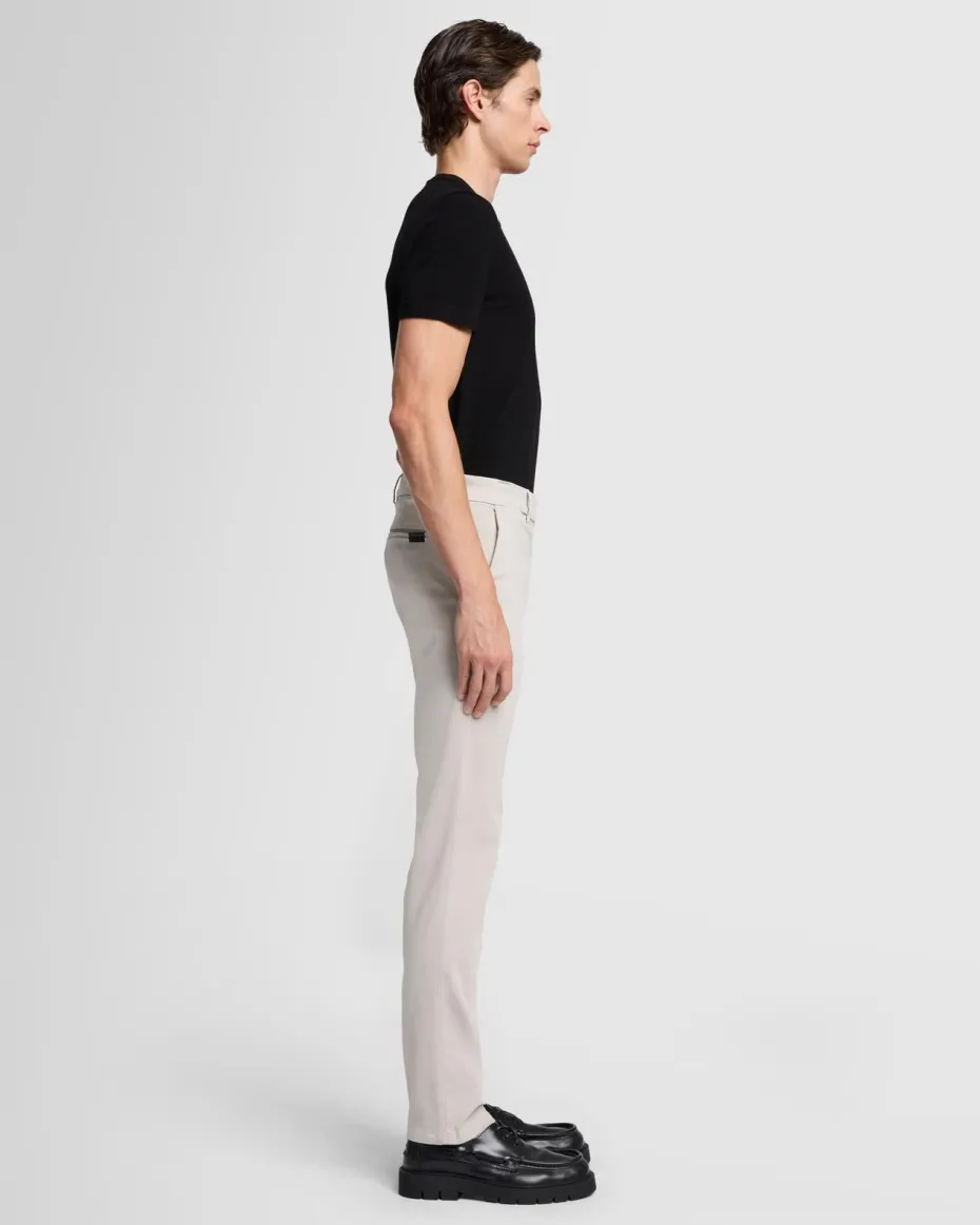 Luxe Performance Sateen Slimmy Chino in Black
