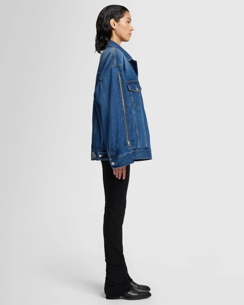 MANKIND Oli Oversized Trucker in Topic