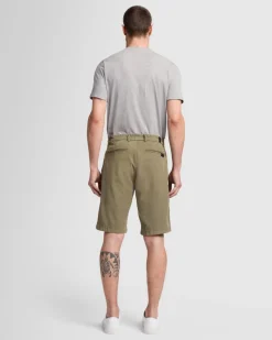 Weightless Chino Short in Moss